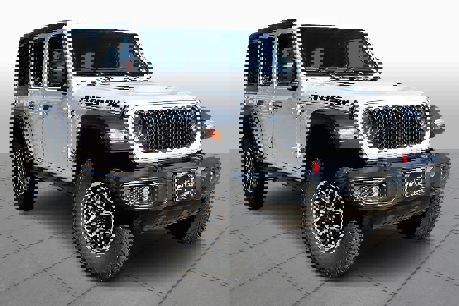 Used 2024 Jeep Wrangler Unlimited Rubicon image 2