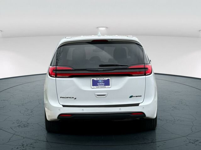 Used 2022 Chrysler Pacifica Touring-L w/ Uconnect Theater Family Group image 5