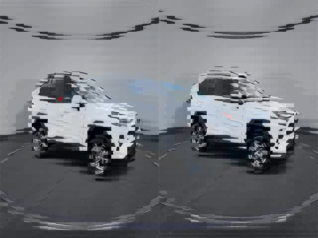 Used 2025 Toyota RAV4 XLE image 2