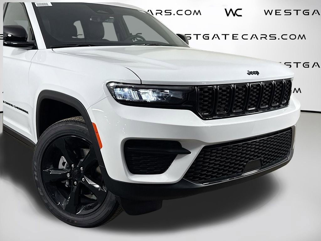 New 2025 Jeep Grand Cherokee Altitude image 50