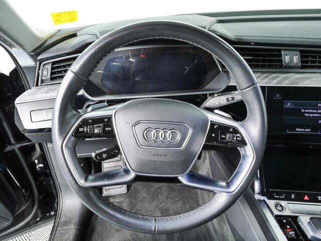 Used 2023 Audi e-tron Premium Plus w/ Premium Plus Package AWD/4WD image 9