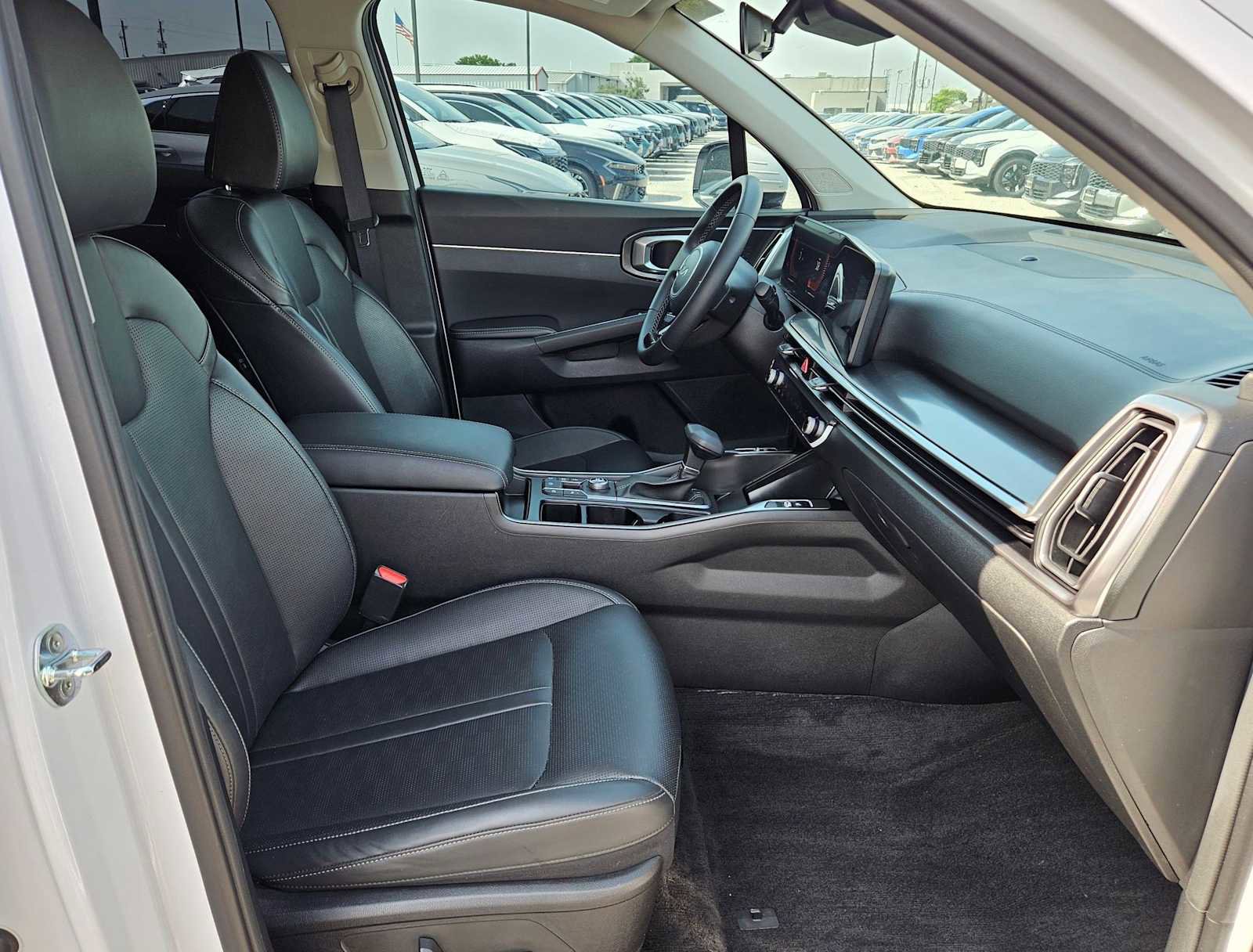 Certified 2025 Kia Sorento EX w/ Panoramic Sunroof Package FWD image 20