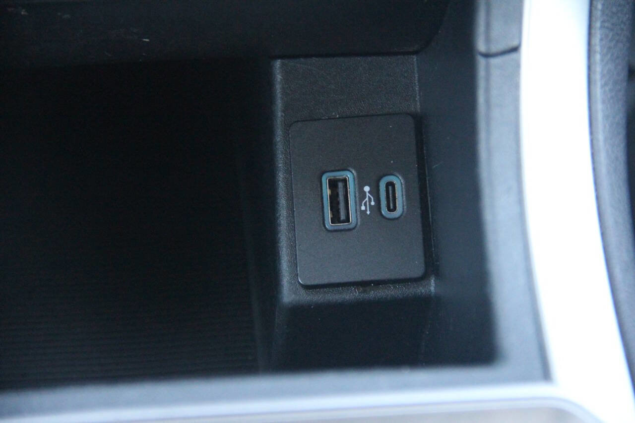 Used 2024 Ford Edge SEL image 18