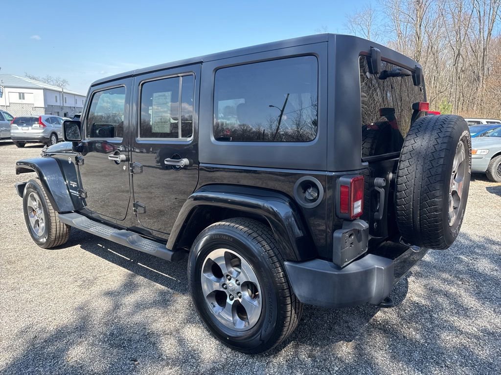 Used 2017 Jeep Wrangler Unlimited Sahara w/ Dual Top Group image 7