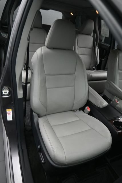 Used 2019 Toyota Sienna Limited FWD image 16
