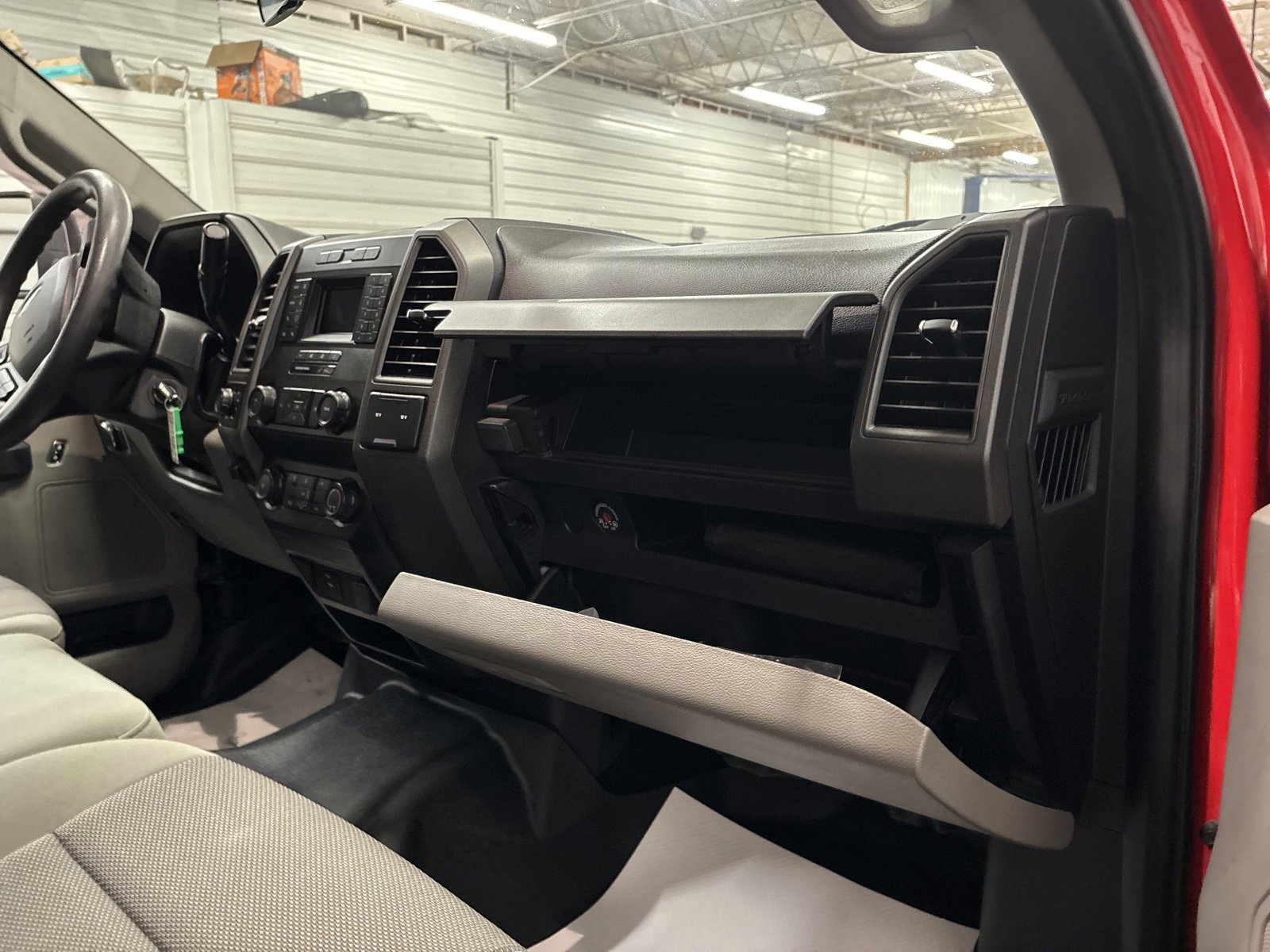 Used 2020 Ford F250 XL w/ STX Appearance Package image 29
