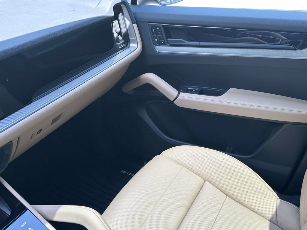 New 2026 Porsche Cayenne AWD/4WD image 27