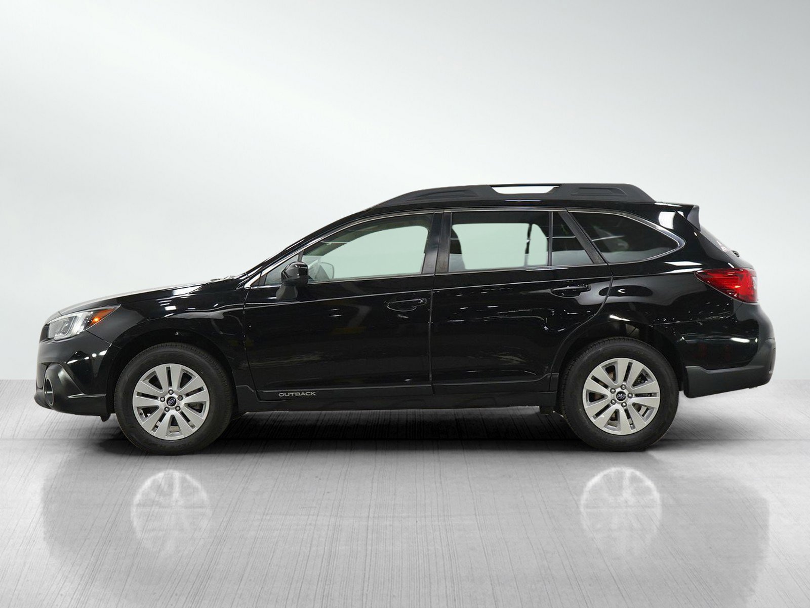 Used 2019 Subaru Outback 2.5i Premium image 2