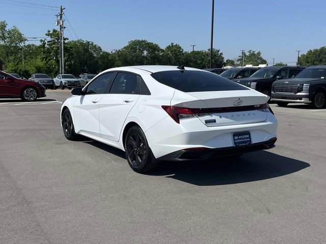 Certified 2021 Hyundai Elantra SEL w/ Cargo Package FWD image 7