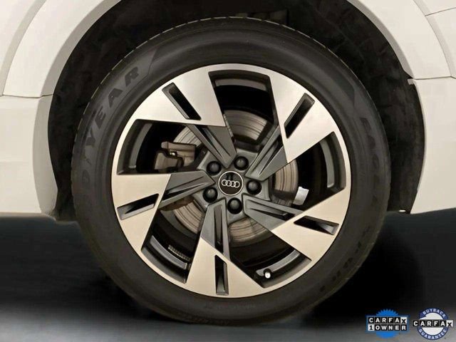 Used 2022 Audi e-tron Premium Plus w/ Premium Plus Package image 30