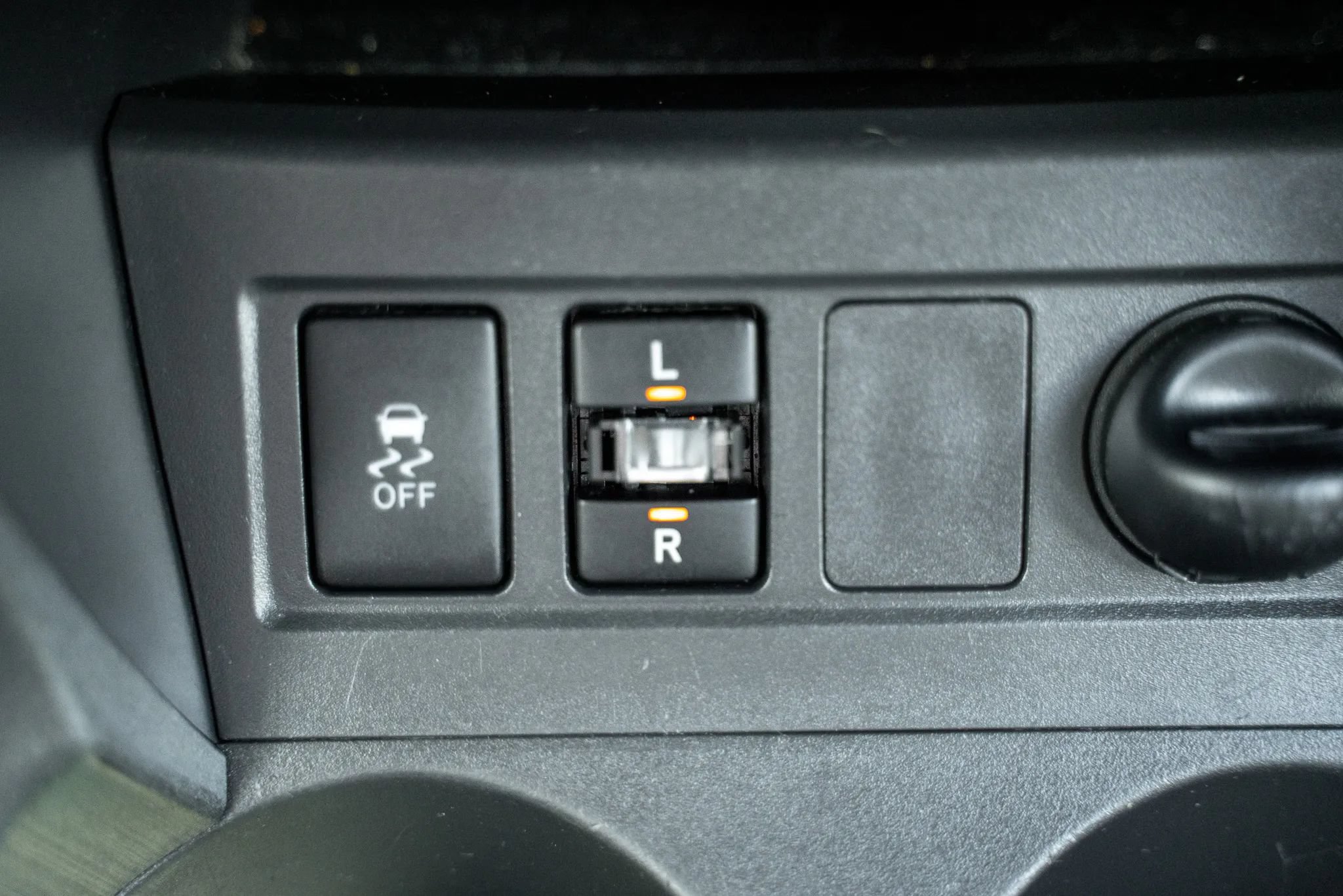 Used 2012 Toyota RAV4 Limited w/ Navigation Value Pkg AWD/4WD image 23