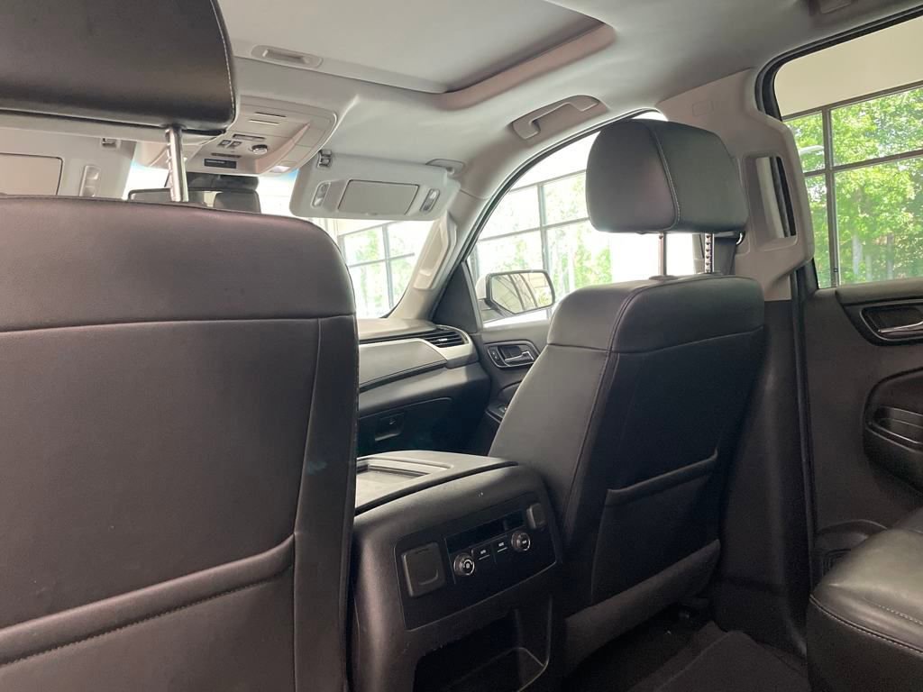 Used 2018 Chevrolet Suburban LT image 12