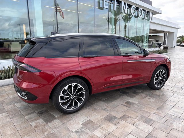 Certified 2025 Lincoln Nautilus Reserve AWD/4WD image 2