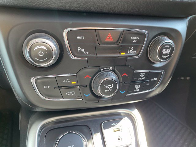 Used 2020 Jeep Compass Latitude AWD/4WD image 34
