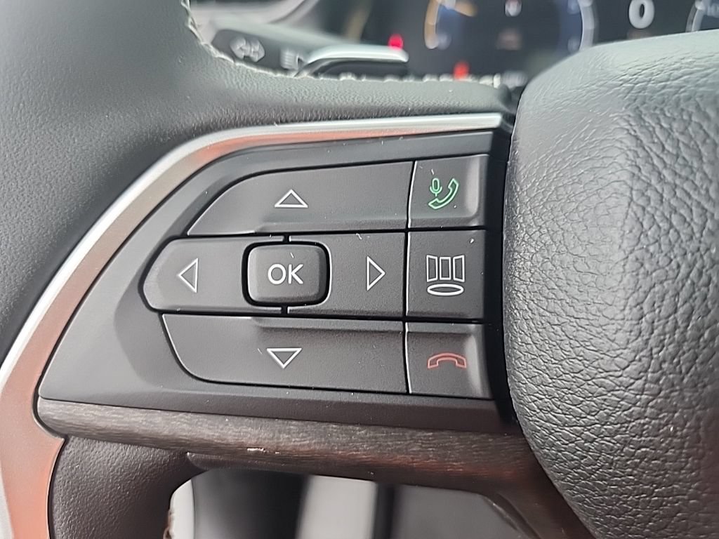 New 2026 Jeep Grand Cherokee Limited w/ Luxury Tech Group II RWD image 13