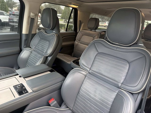 Used 2024 Lincoln Navigator L Black Label AWD/4WD image 13