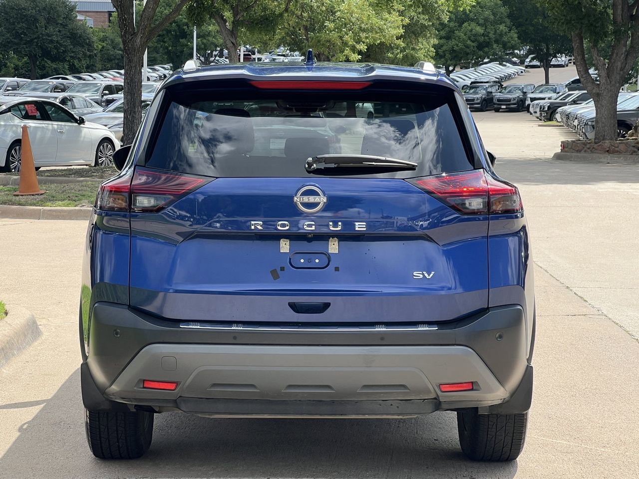 Used 2022 Nissan Rogue SV w/ SV Premium Package FWD image 5
