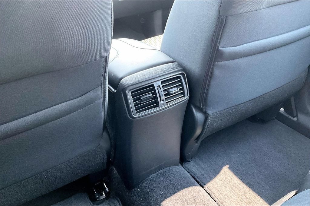 Used 2018 Nissan Rogue S AWD/4WD image 33