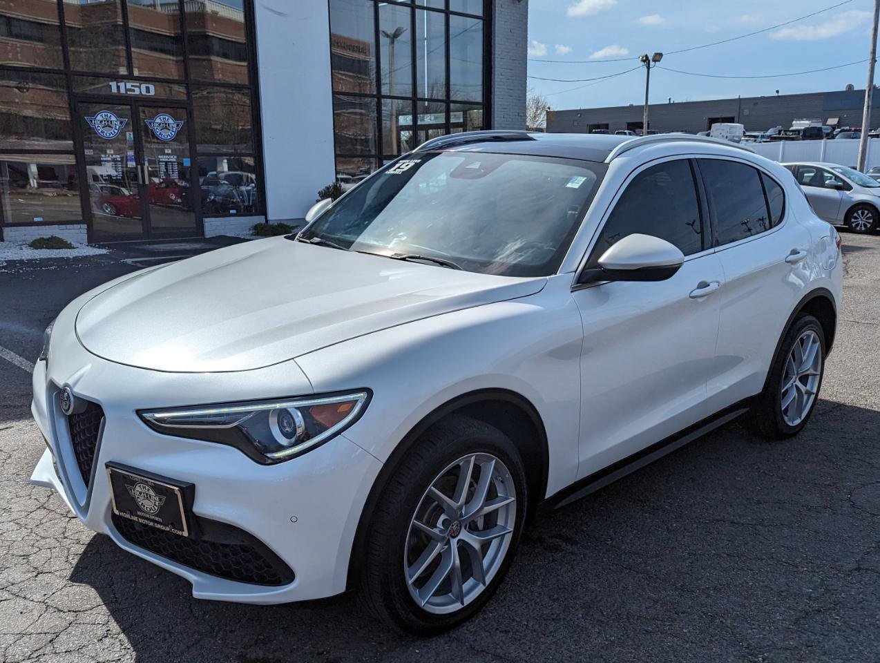 Used 2019 Alfa Romeo Stelvio Ti Lusso w/ Quick Order Package 22X Lusso AWD/4WD image 2