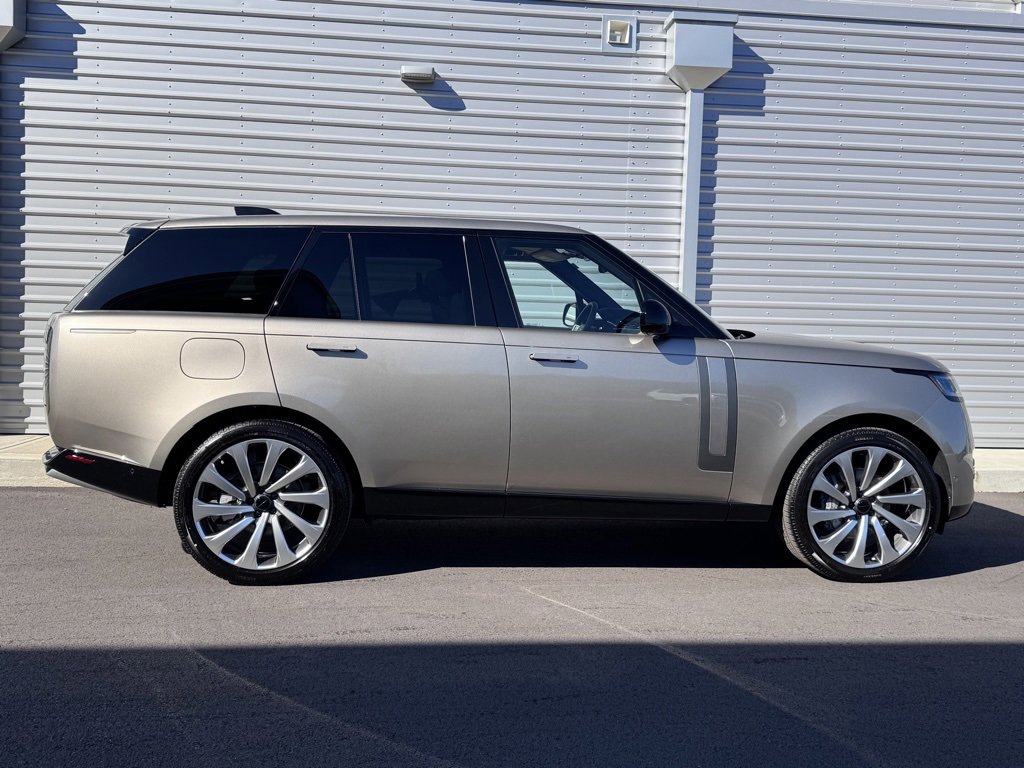New 2026 Land Rover Range Rover SE image 10