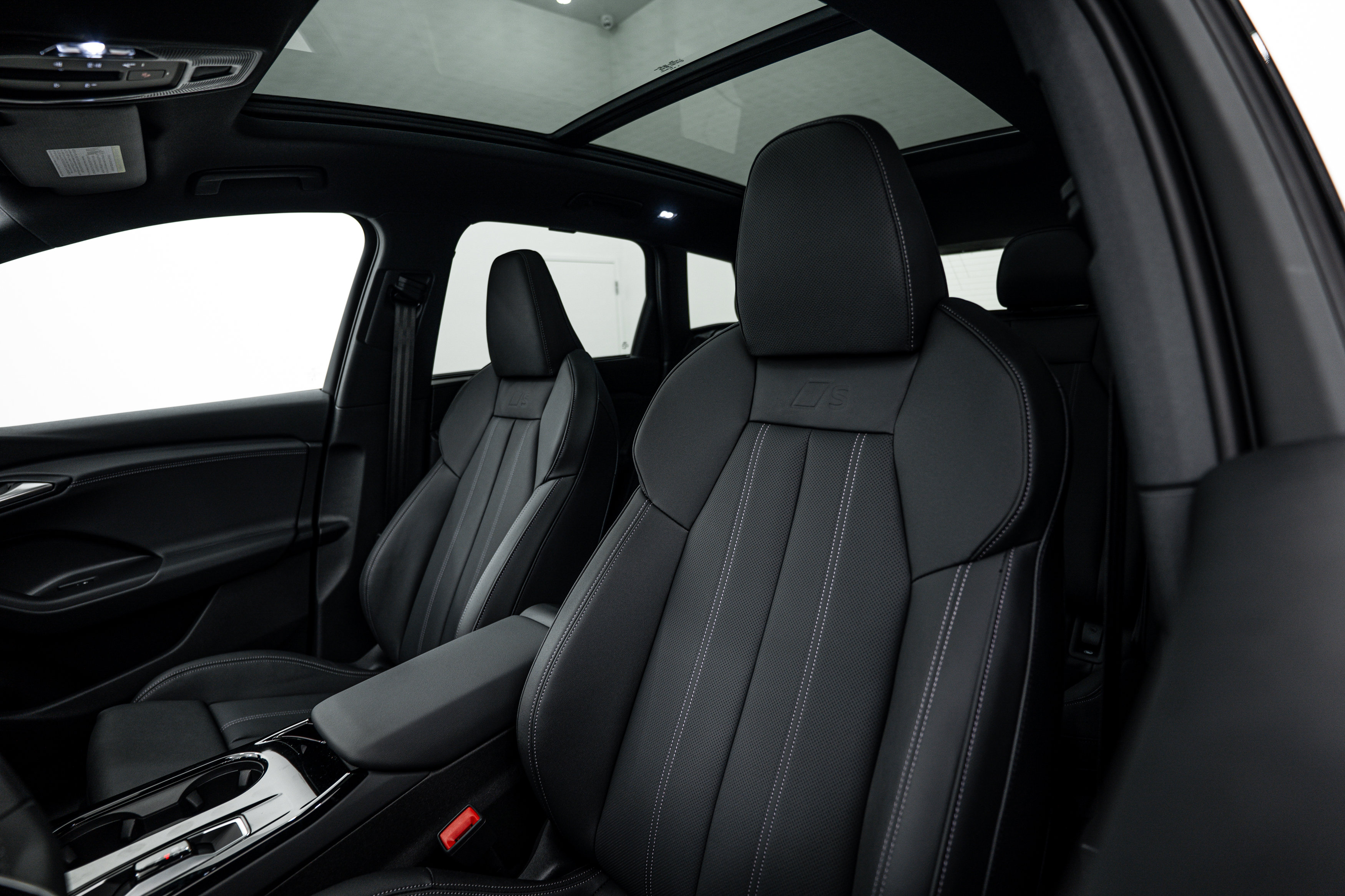 New 2027 Audi SQ6 e-tron Premium Plus AWD/4WD image 17