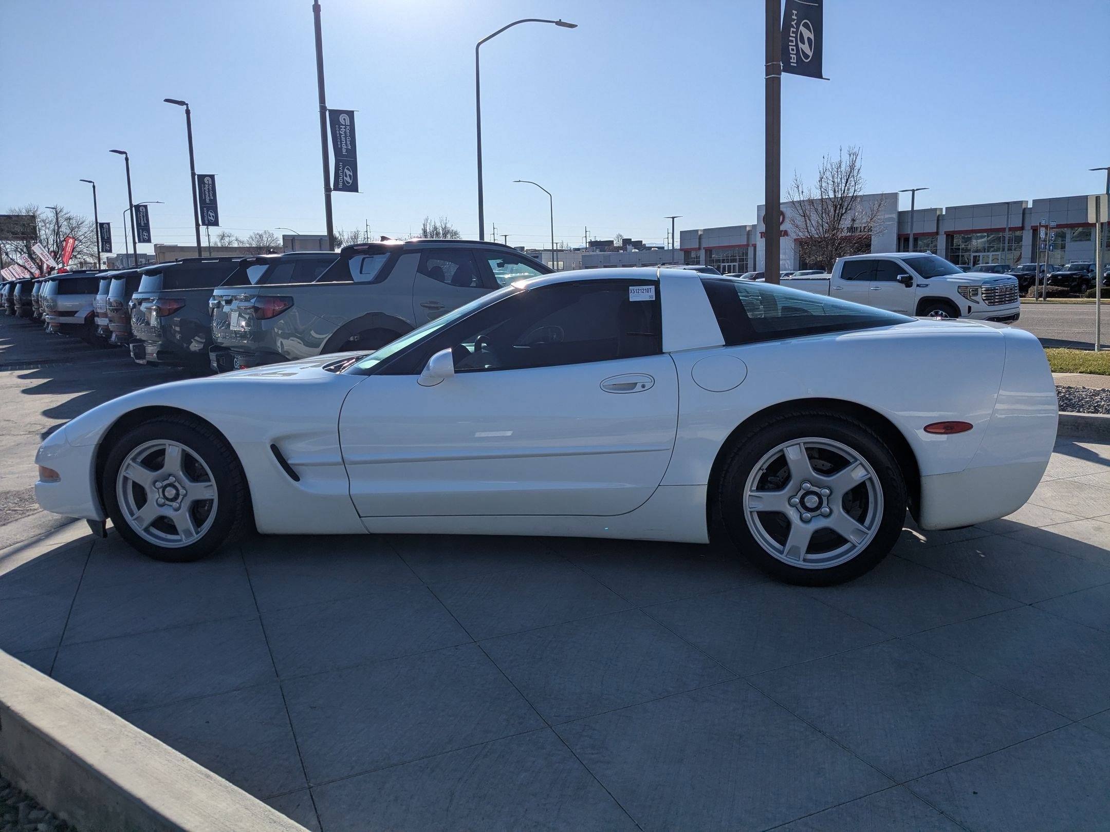 Used 1999 Chevrolet Corvette Coupe w/ Roof Pkg image 8