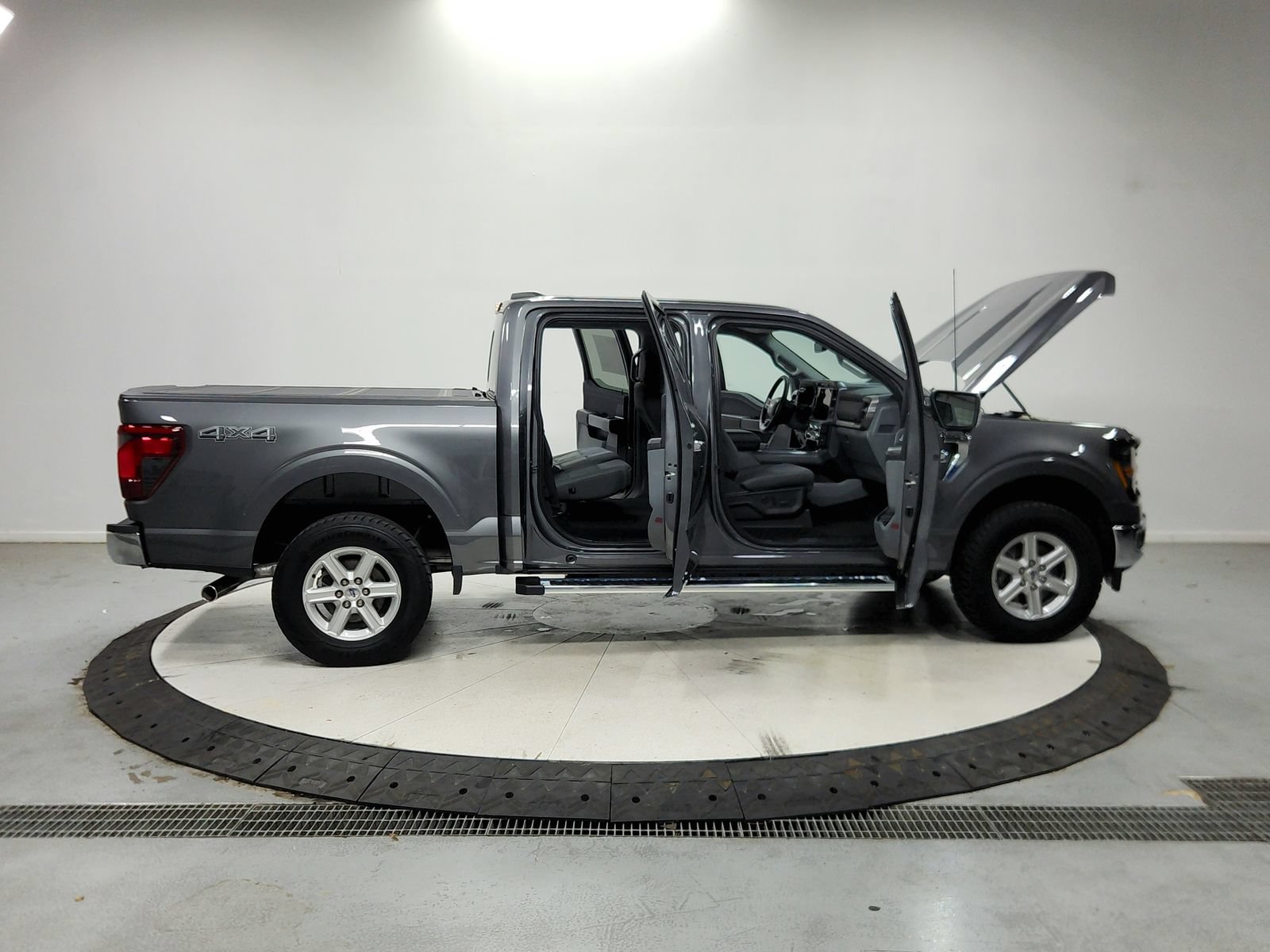 Used 2025 Ford F150 XLT w/ Equipment Group 302A MID AWD/4WD image 17
