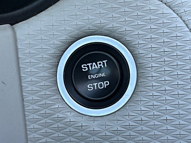 Used 2018 Land Rover Range Rover Velar R-Dynamic SE AWD/4WD image 24