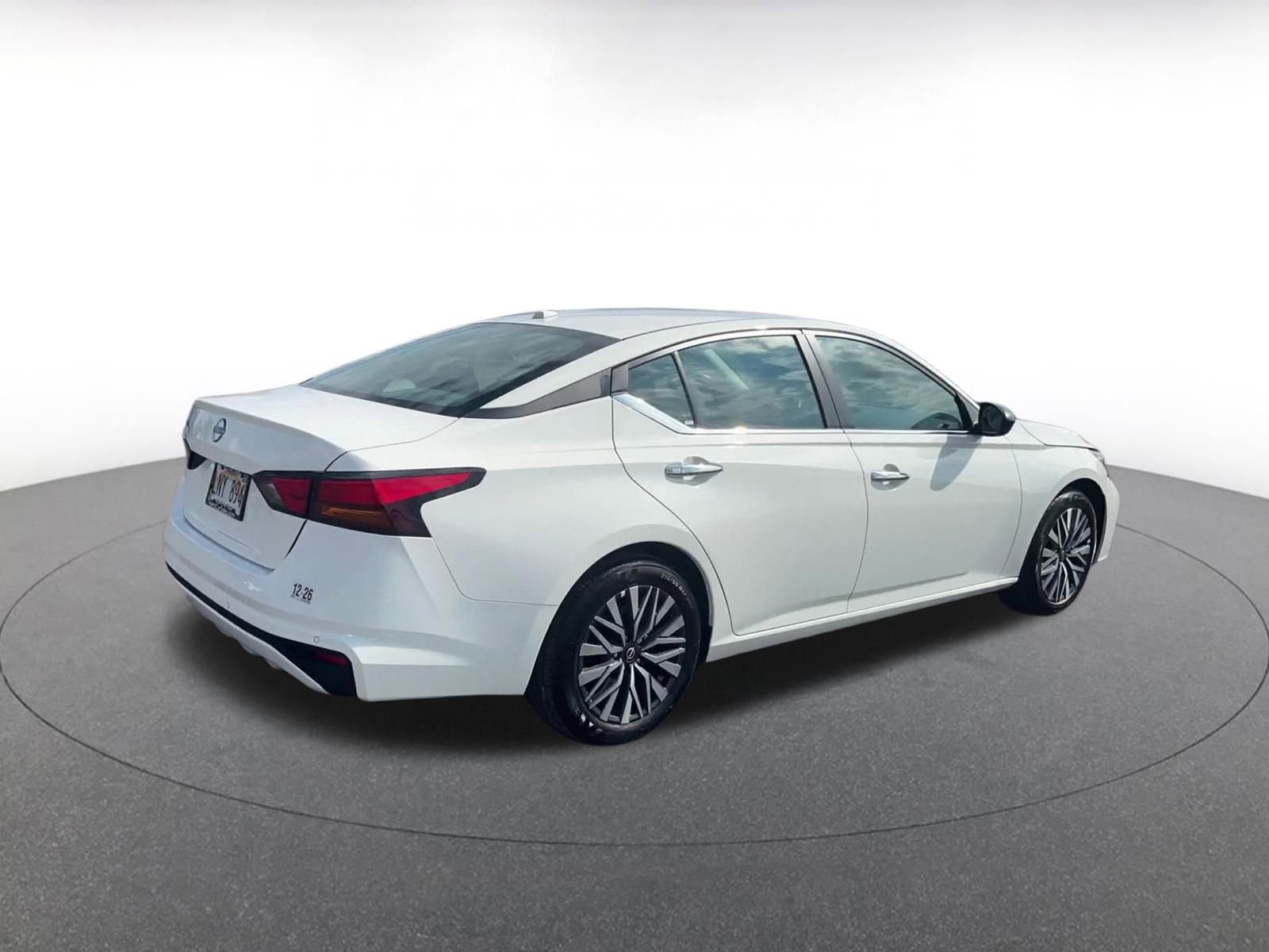 Used 2025 Nissan Altima 2.5 SV image 15