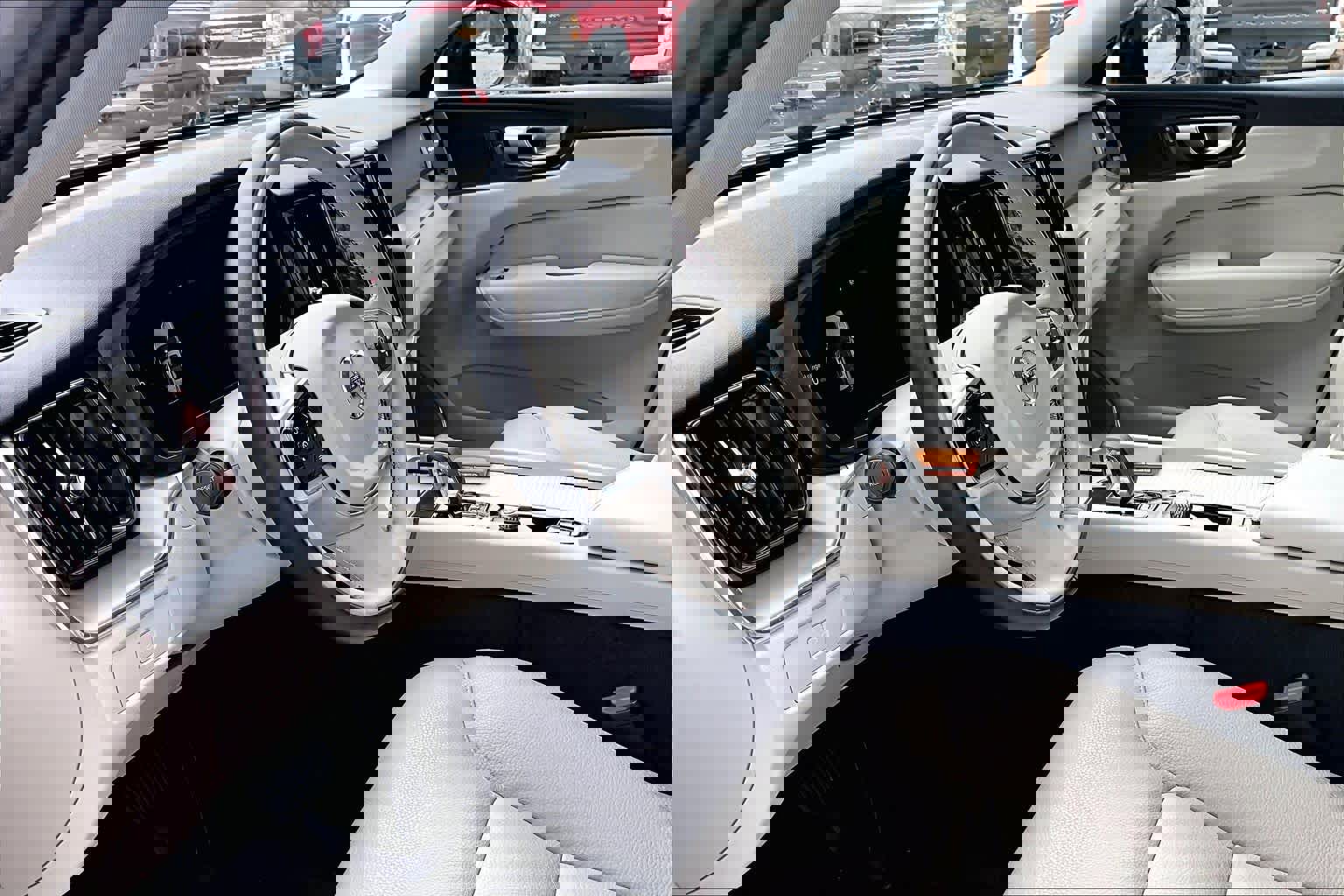 Used 2024 Volvo XC60 B5 Core w/ Climate Package image 17