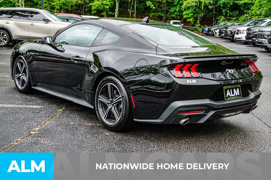 Used 2025 Ford Mustang Premium RWD image 4