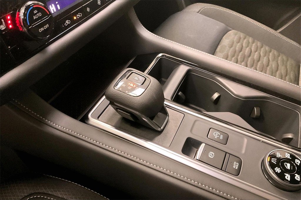 Certified 2025 Nissan Pathfinder SV image 16