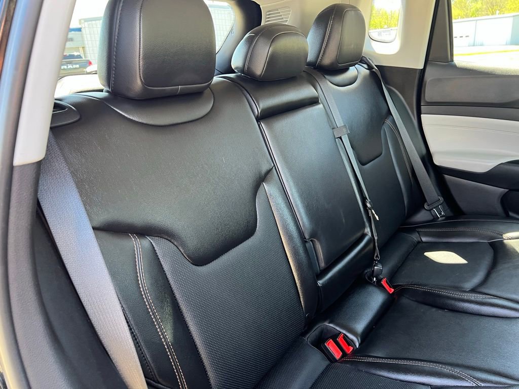 Used 2022 Jeep Compass Limited AWD/4WD image 14