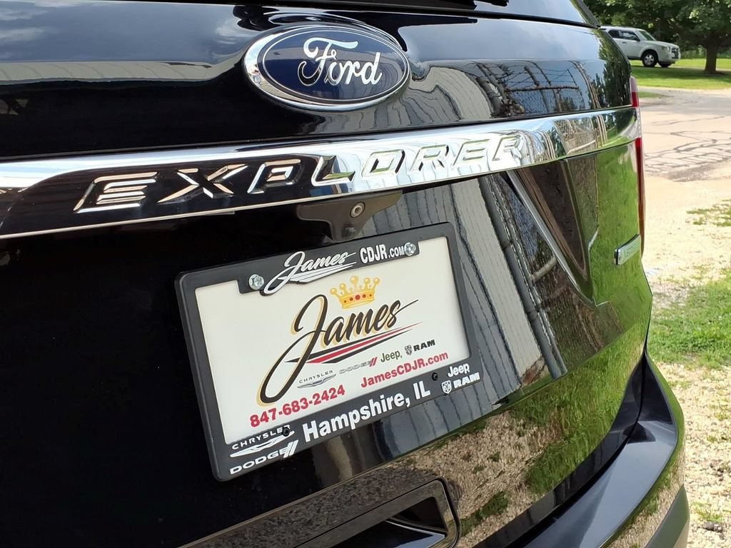 Used 2017 Ford Explorer XLT FWD image 30
