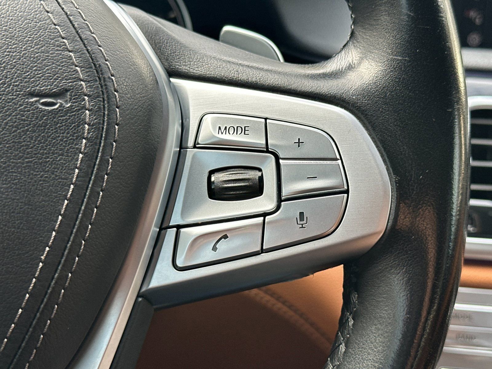 Used 2019 BMW 750i w/ M Sport Package image 29