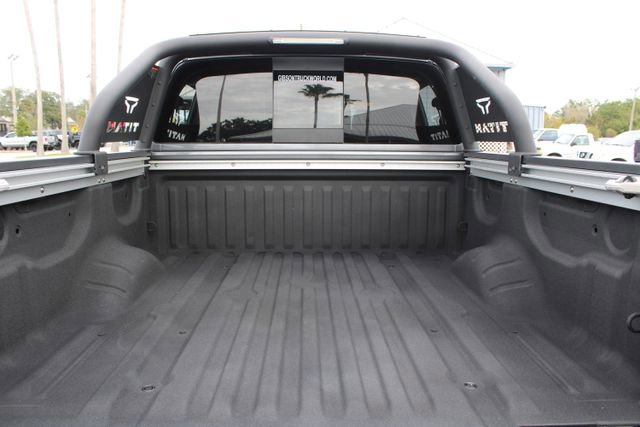 Used 2024 Nissan Titan PRO-4X w/ Pro-4x Convenience Package image 10