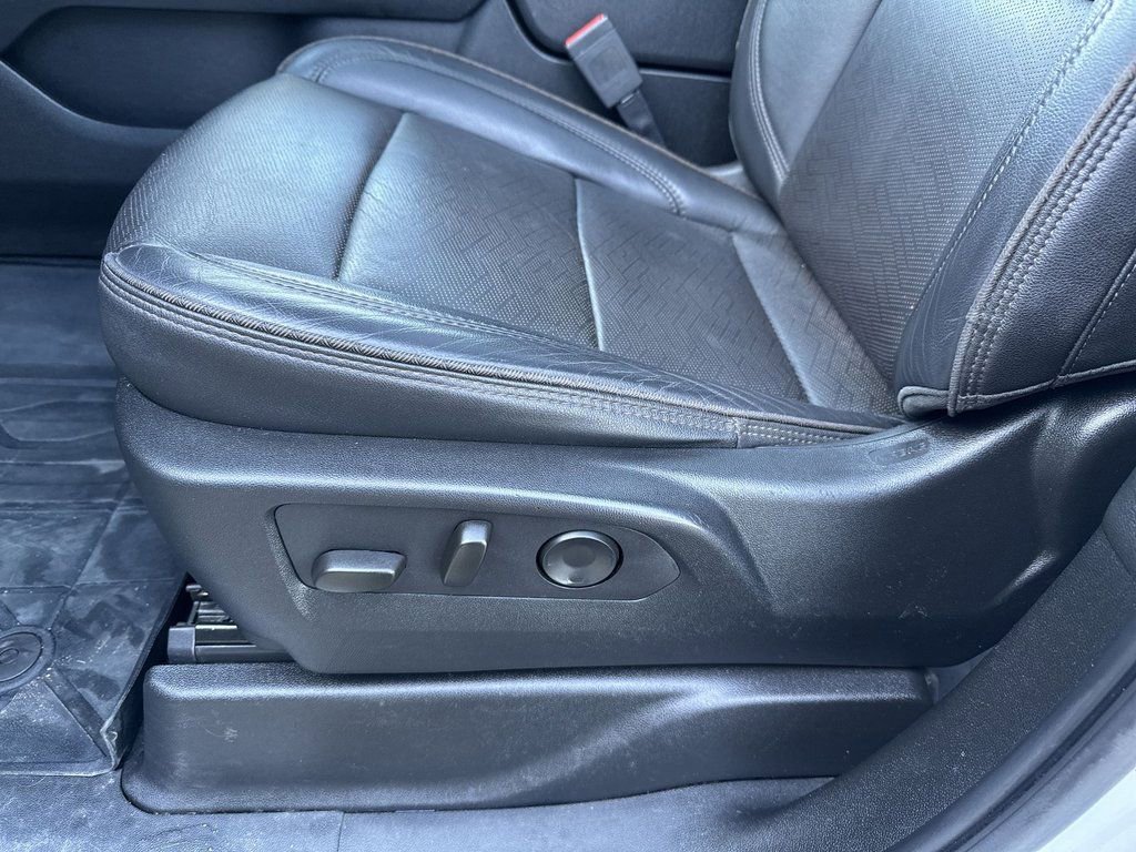 Certified 2023 Chevrolet Suburban High Country image 16