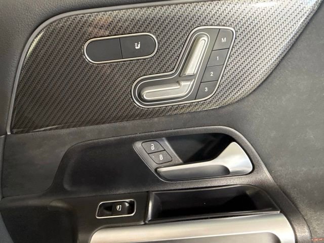 Used 2022 Mercedes-Benz GLB 250 image 36