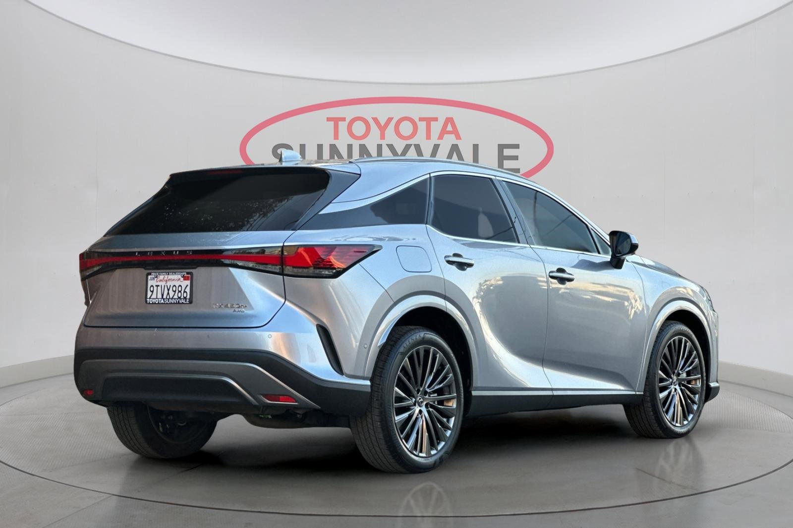 Used 2025 Lexus RX 450h AWD w/ Luxury Package image 3