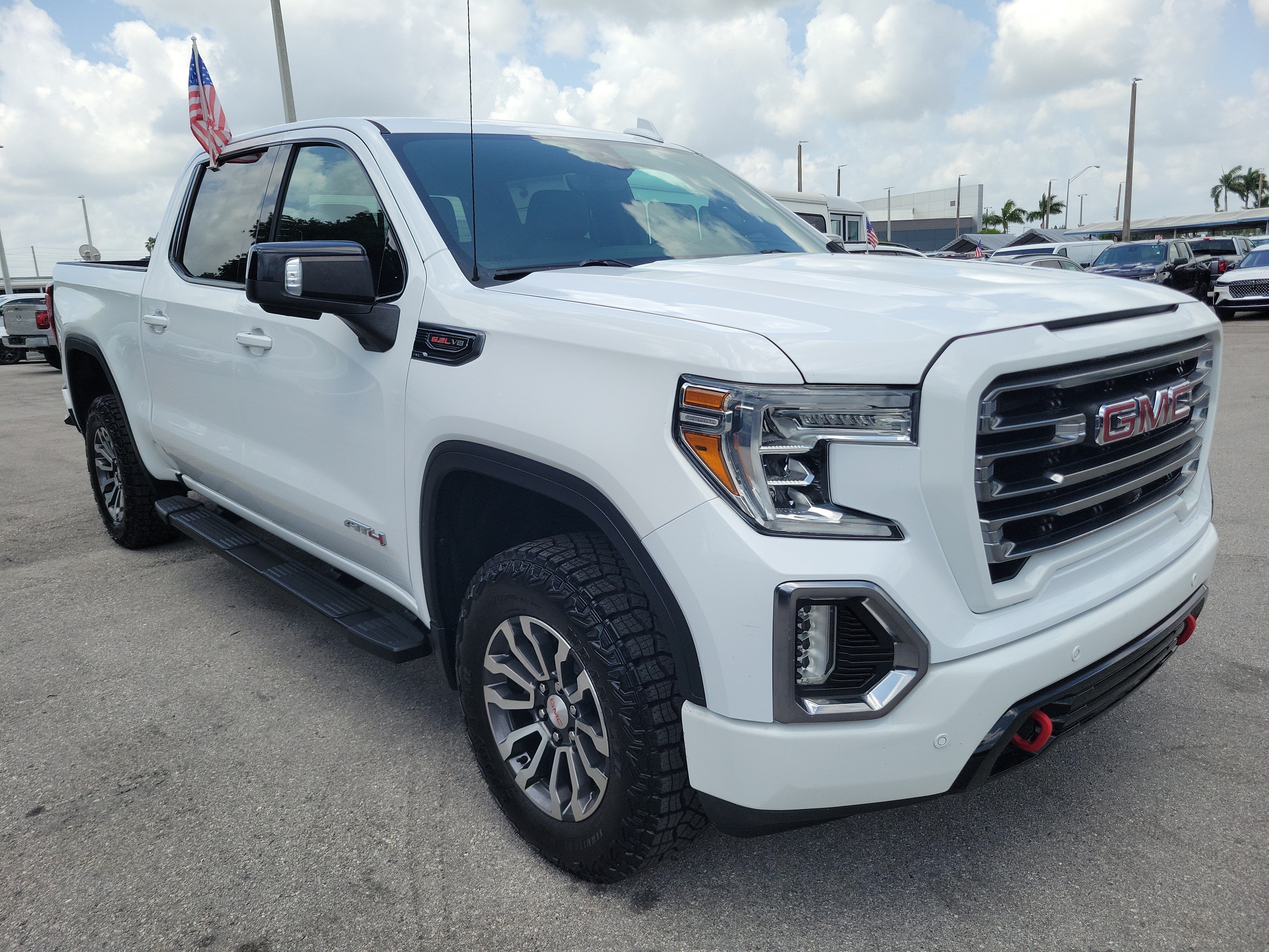 Used 2020 GMC Sierra 1500 AT4 w/ AT4 Premium Package AWD/4WD image 3