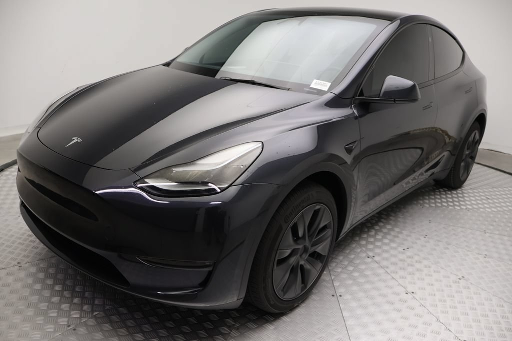 Used 2025 Tesla Model Y Long Range RWD image 2