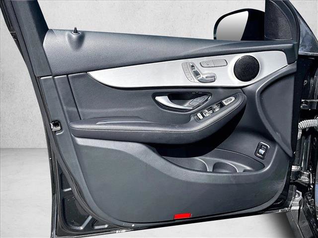 Used 2022 Mercedes-Benz GLC 300 image 18