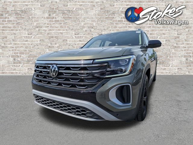 Certified 2025 Volkswagen Atlas Peak Edition SE AWD/4WD image 9