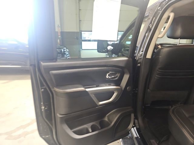 Used 2017 Nissan Titan SL w/ Chrome Package AWD/4WD image 19