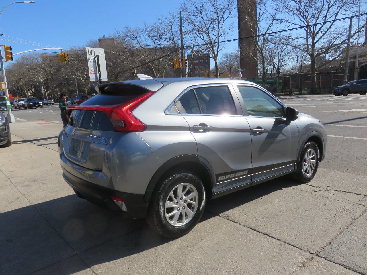 Used 2018 Mitsubishi Eclipse Cross ES FWD image 4