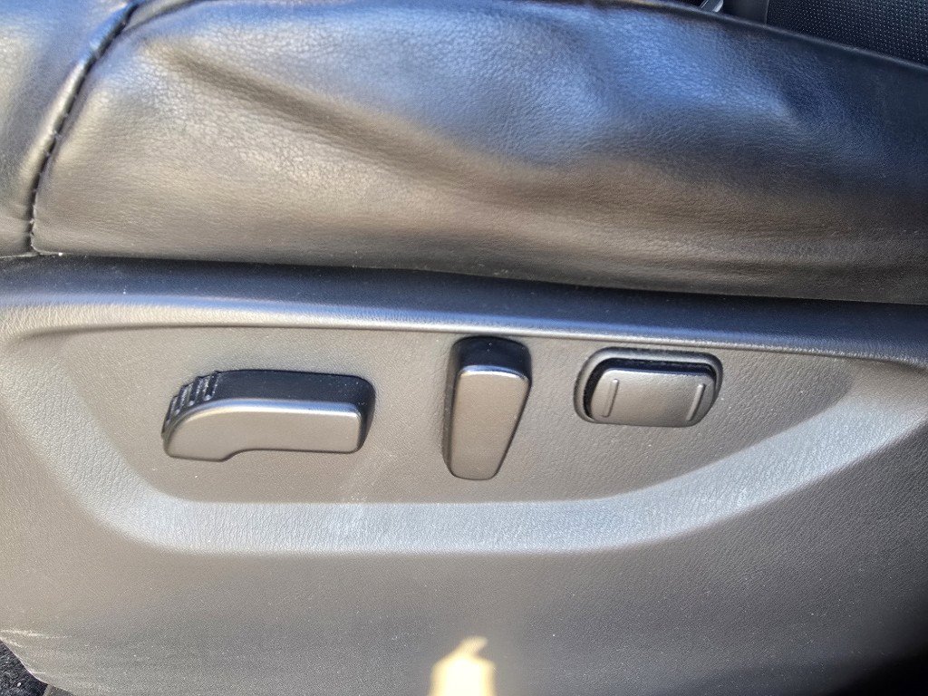 Used 2021 Nissan Armada SL w/ Captain's Chairs Package image 17