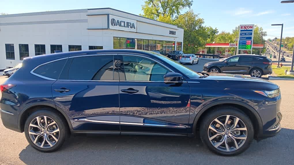 Used 2024 Acura MDX SH-AWD w/ Technology Package image 4