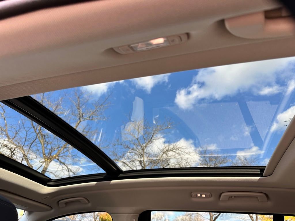 Used 2025 BMW X7 xDrive40i w/ Premium Package image 14