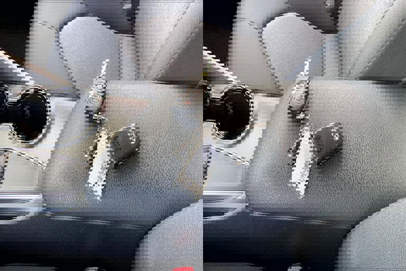 Used 2018 Toyota Camry LE image 14