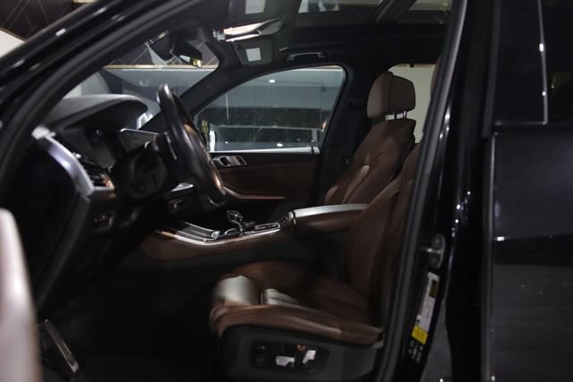Used 2021 BMW X5 M50i w/ Executive Package AWD/4WD image 9